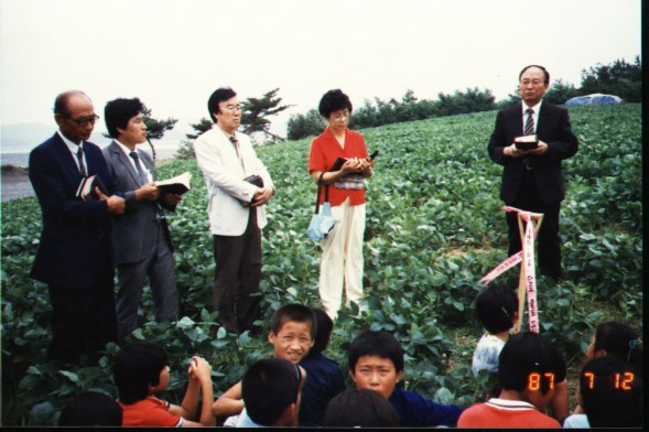 1987년 7월 12일 탄불도교회 아웃리치. 온누리교회 입당예배 전으로, 탄불도교회 기공을 도왔다.