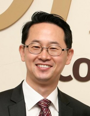 유현목 목사