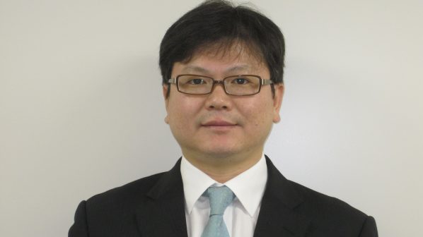이윤석